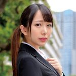 セクハラ面接で嫌がりながらも股間が濡れ部長に中出しされちゃう就活生